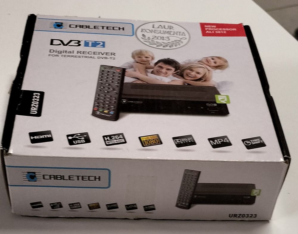 D&eacute;codeur r&eacute;cepteur TNT DVBT2 mod&egrave;le URZ0323 avec t&eacute;l&eacute;command Photos/Video/TV