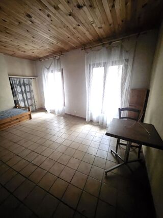 Vente Appartement APPARTEMENT T2 AU CŒUR DU CENTRE HISTORIQUE, RUE PIETONNE, DANS IMMEUBLE DE 7 LOGEMENTS, ELEVE SUR 3 NIVEAUX Castellane