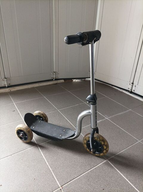 Trottinette enfant 3 a 7 ans 0 Cormelles-le-Royal (14)