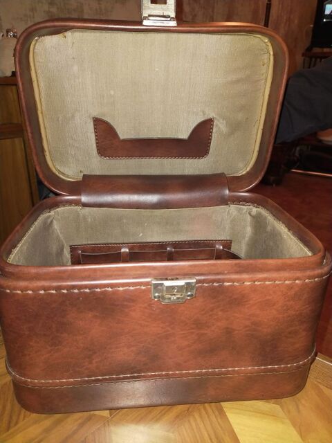 Vanity cuir v�ritable Vintaige 50 Fresnes (94)