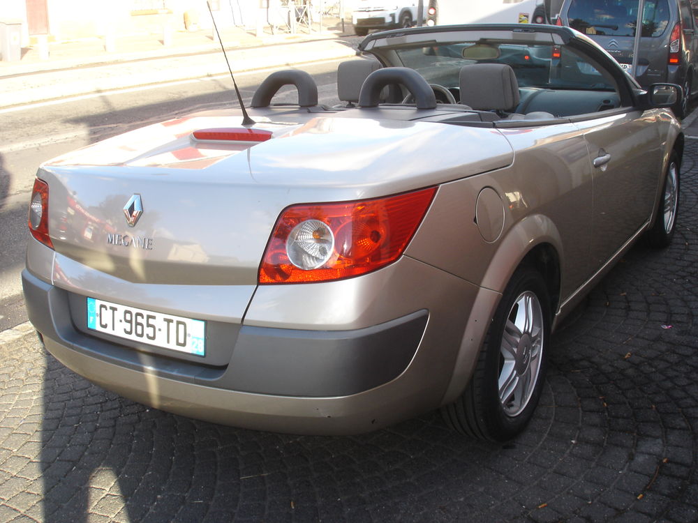 M&eacute;gane II CC M&eacute;gane CC 1.9 dCi 120 Luxe Privil&egrave;ge 2004 occasion 78800 Houilles