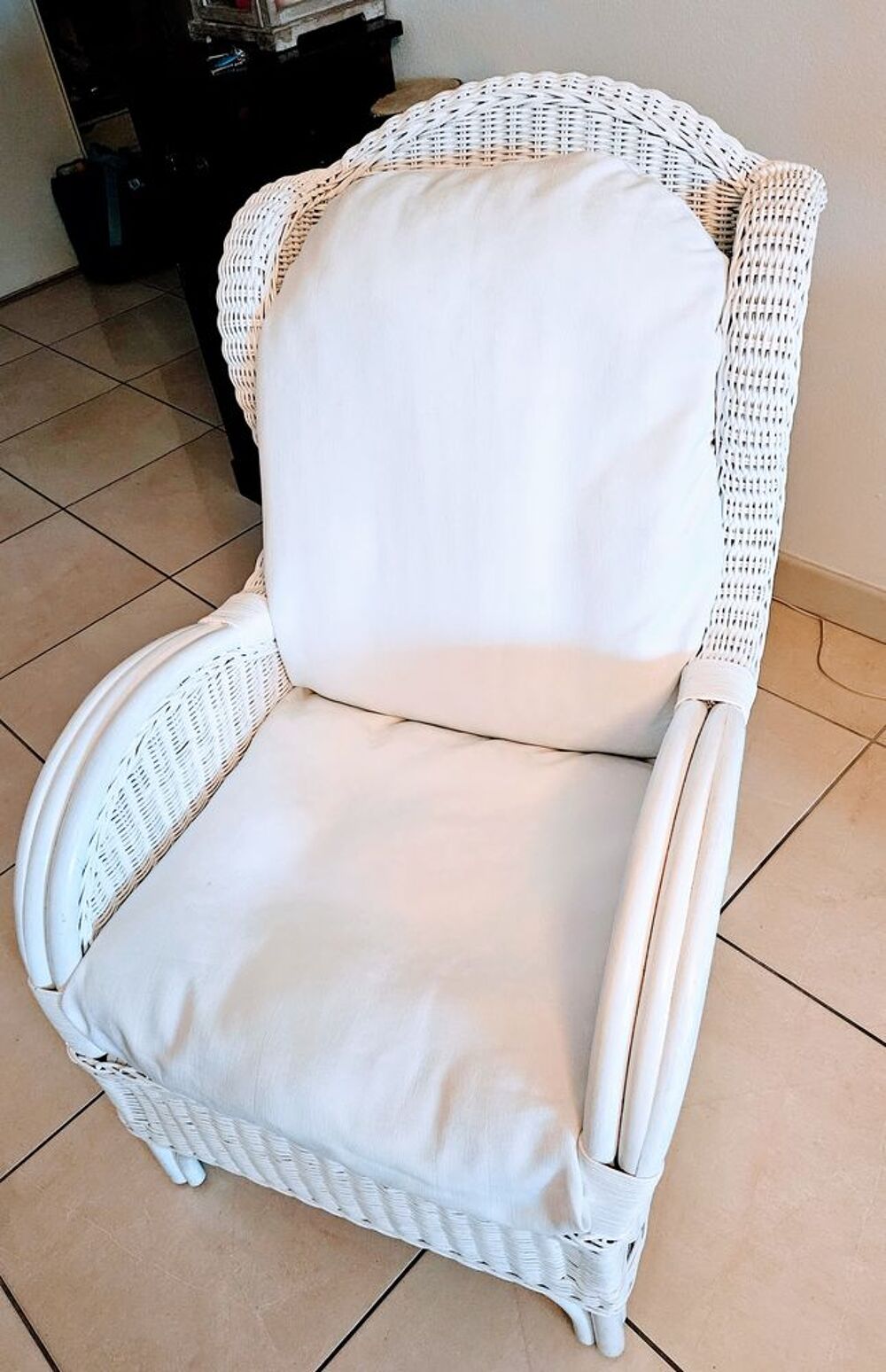 Fauteuil en osier refait &agrave; neuf Blanc Meubles