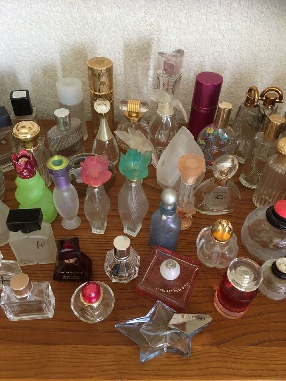 flacons de parfum vides 