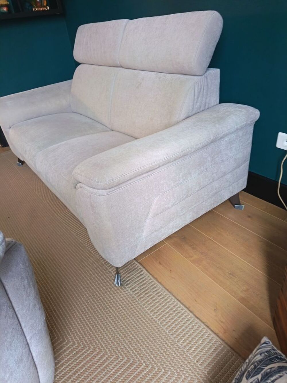 canap&eacute; 2 places + fauteuil et pouf assortis Meubles