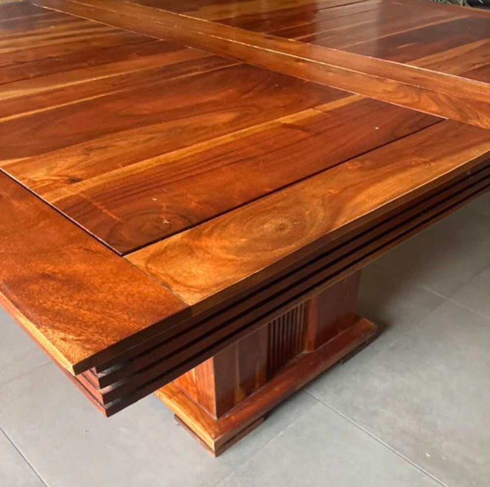 Superbe table en bois massif avec rallonge de marque Bois et Chiffons Meubles