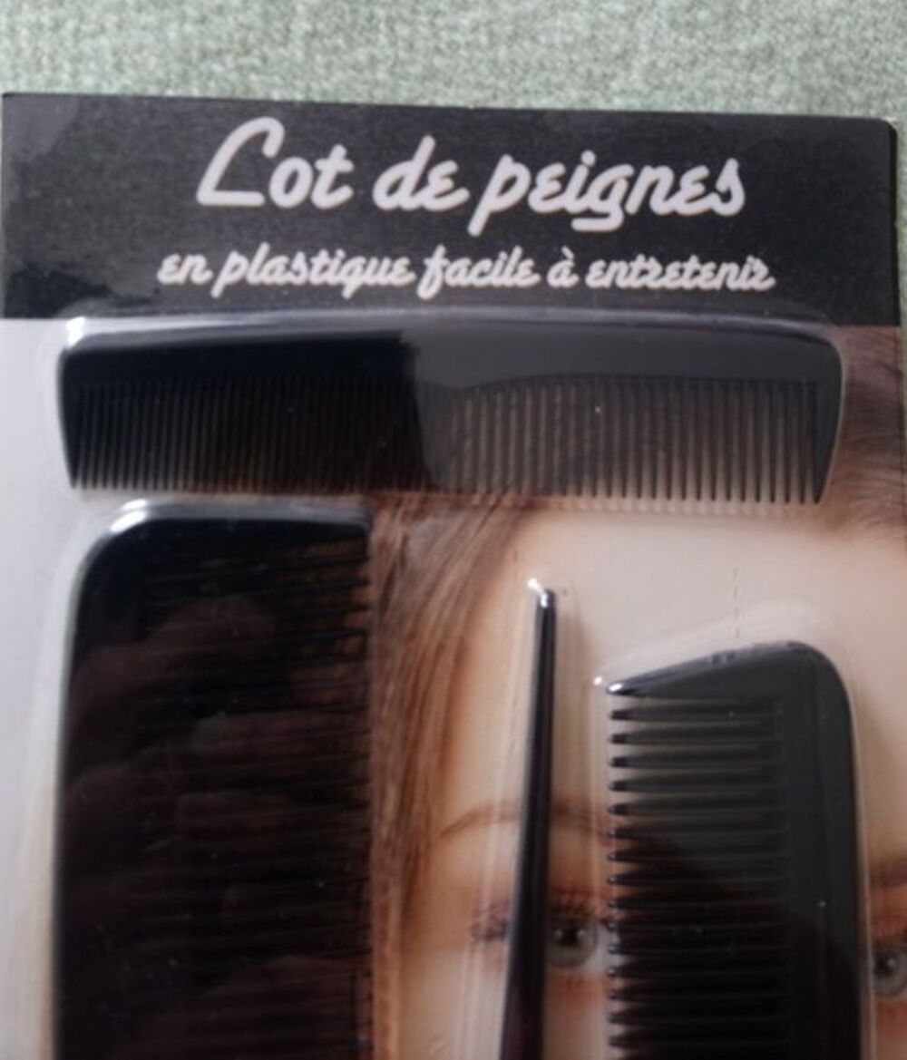 Lot de peignes neufs Maroquinerie