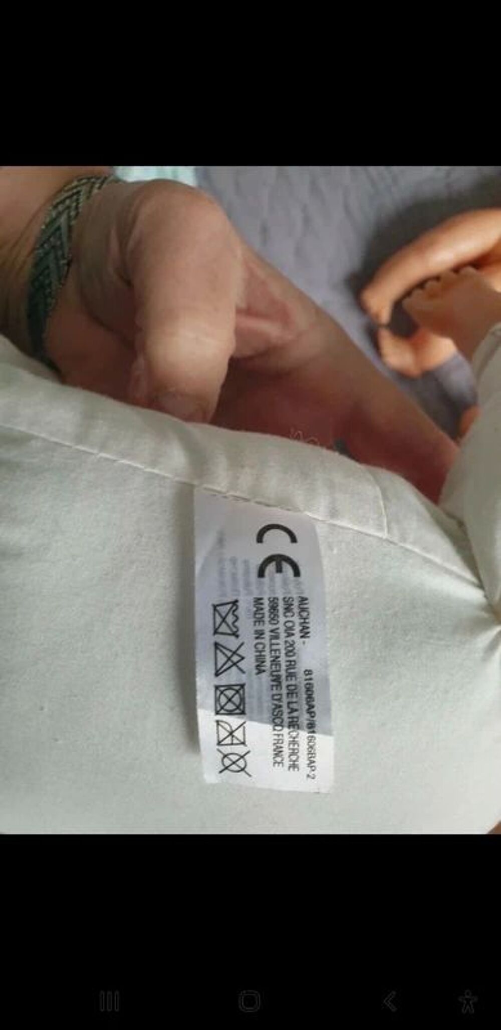 3 poupons et leurs v&ecirc;tements
Jeux / jouets