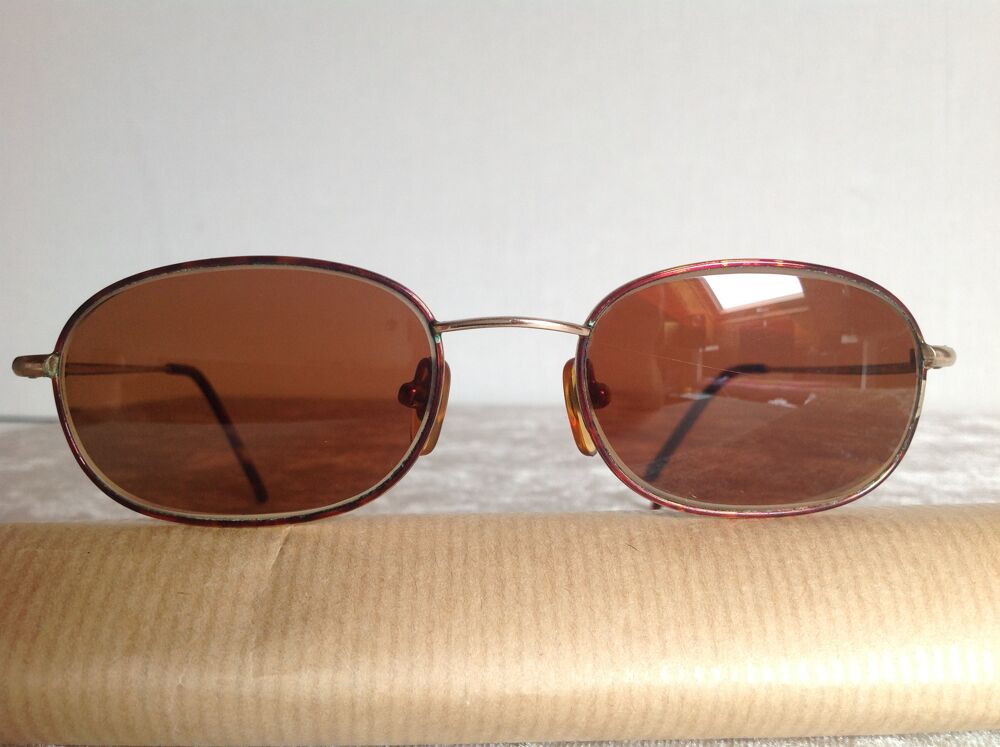 MONTURE LUNETTES DE SOLEIL ROUGE EFFET AMBR&Eacute; Envoi Possible
