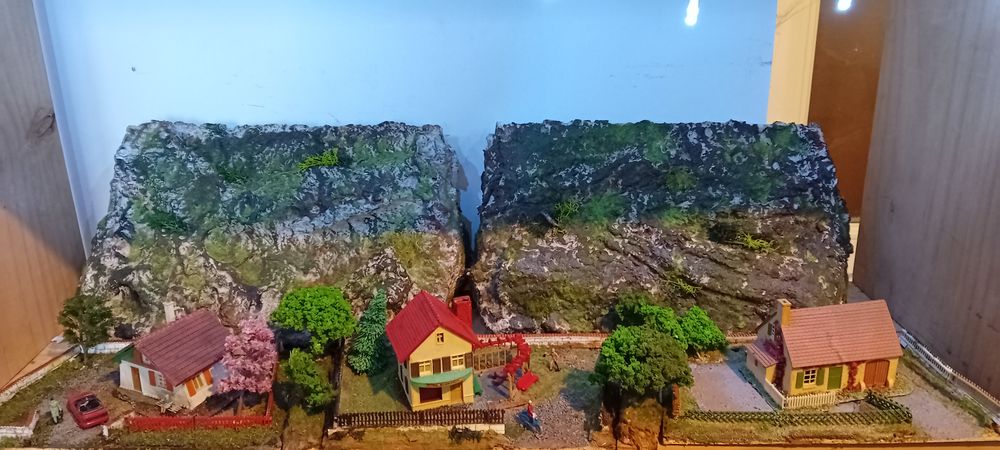 D&eacute;cor pour mod&eacute;lisme maquettes personnages accessoires 
Jeux / jouets