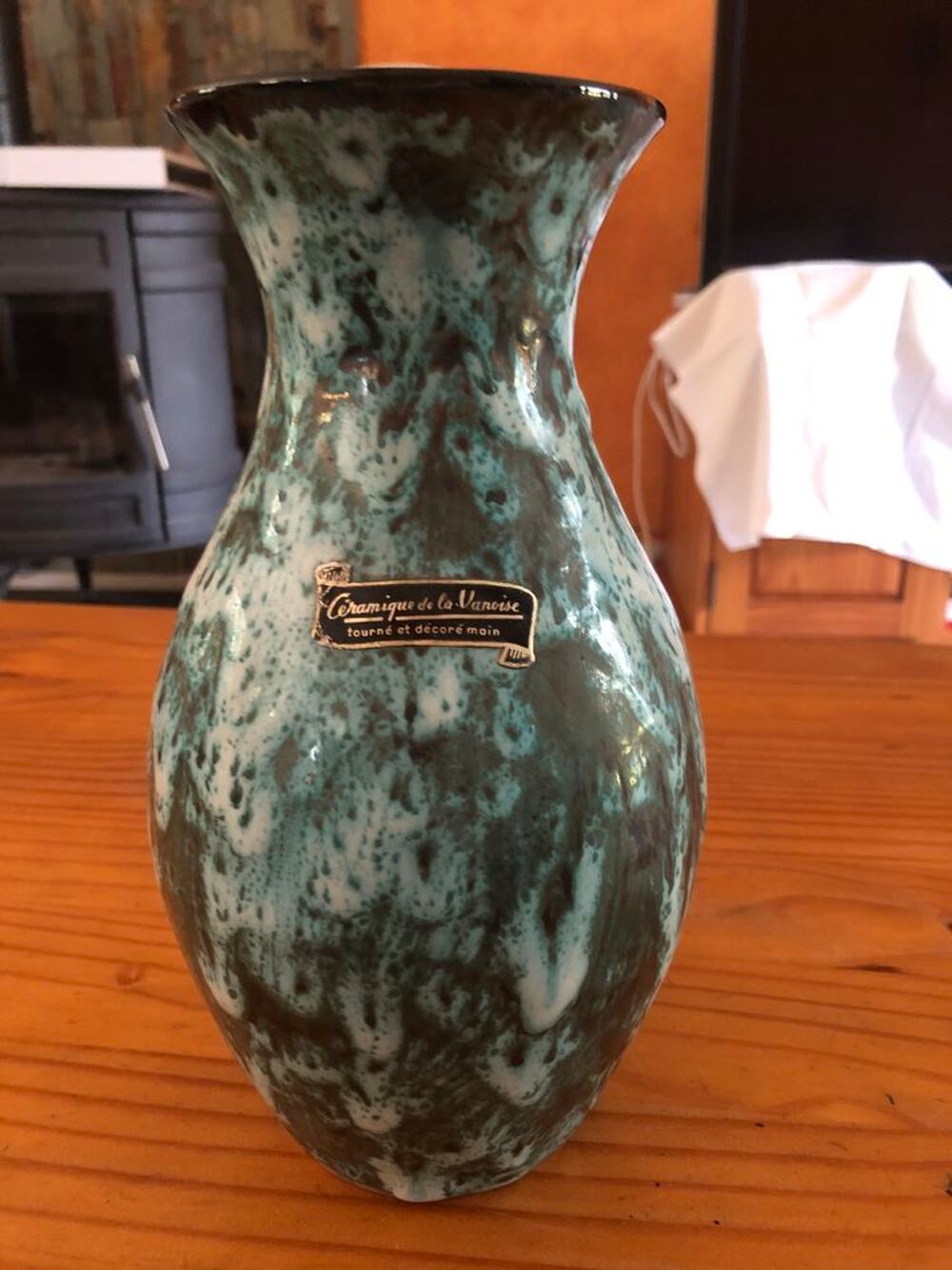vase bleu en c&eacute;ramique de la Vanoise Décoration