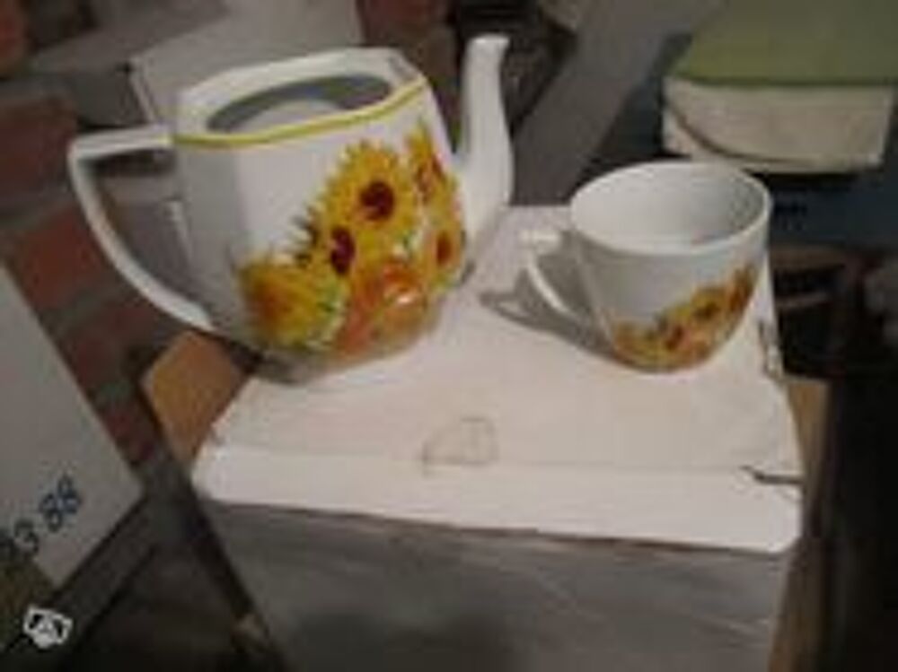 Service &agrave; th&eacute; neuf fleurs tournesol vintage Décoration