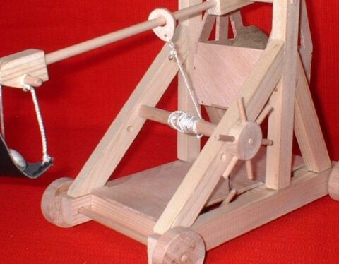 Maquette de trbuchet  roues 55 Toulouse (31)