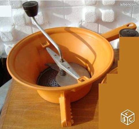 Moulin � l�gumes Moulinex 2 : pi�ces d�tach�es 3 Beauchamp (95)