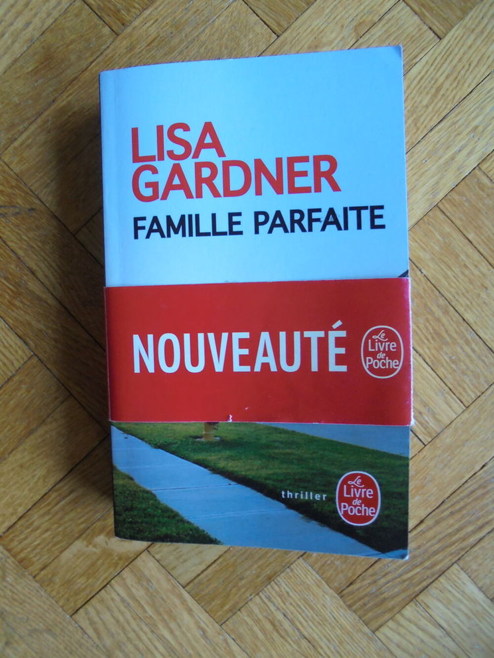 Famille parfaite (98) Livres et BD
