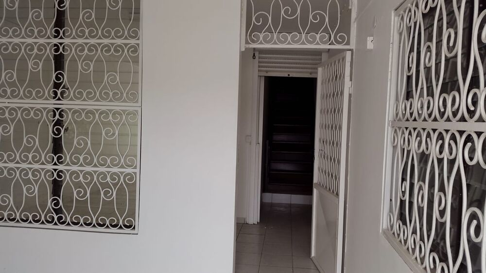 Location Duplex/Triplex ? DUPLEX PROFESSIONNEL 153 m²
Zone Franche de Dillon Martinique