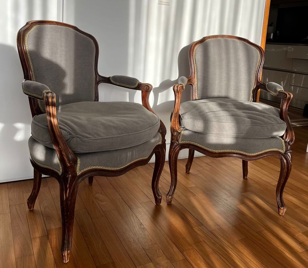 Deux jolis fauteuils d'&eacute;poque en velours de couleur vert bouteille clair Meubles