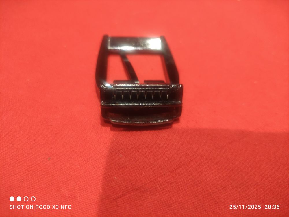 Boucle de ceinture Azzaro Vêtements