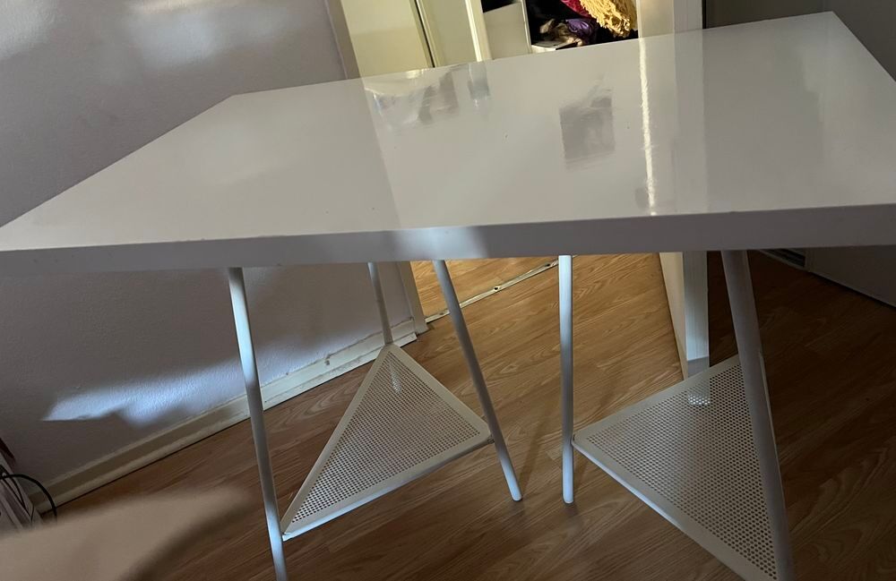 Table / bureau Meubles