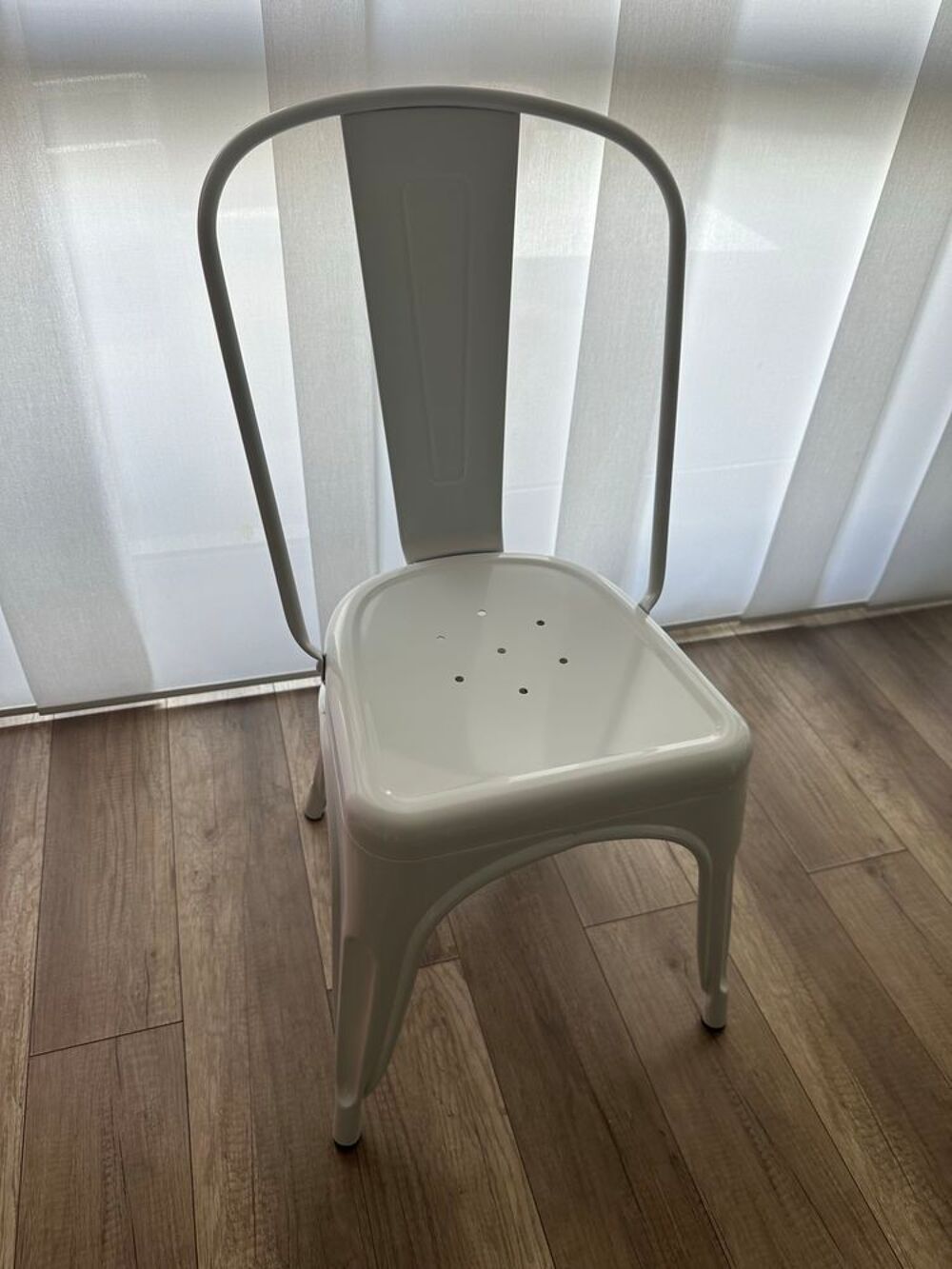 Ensemble table et 4 chaises Meubles