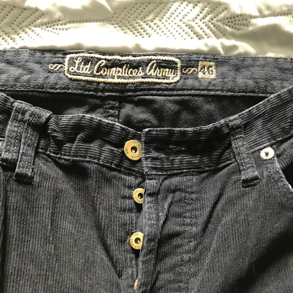 Pantalon NOIR en velours T. 46 Vêtements
