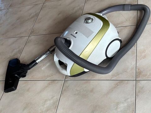 ASPIRATEUR  TRAINEAU  SAMSUNG
40 Teyran (34)