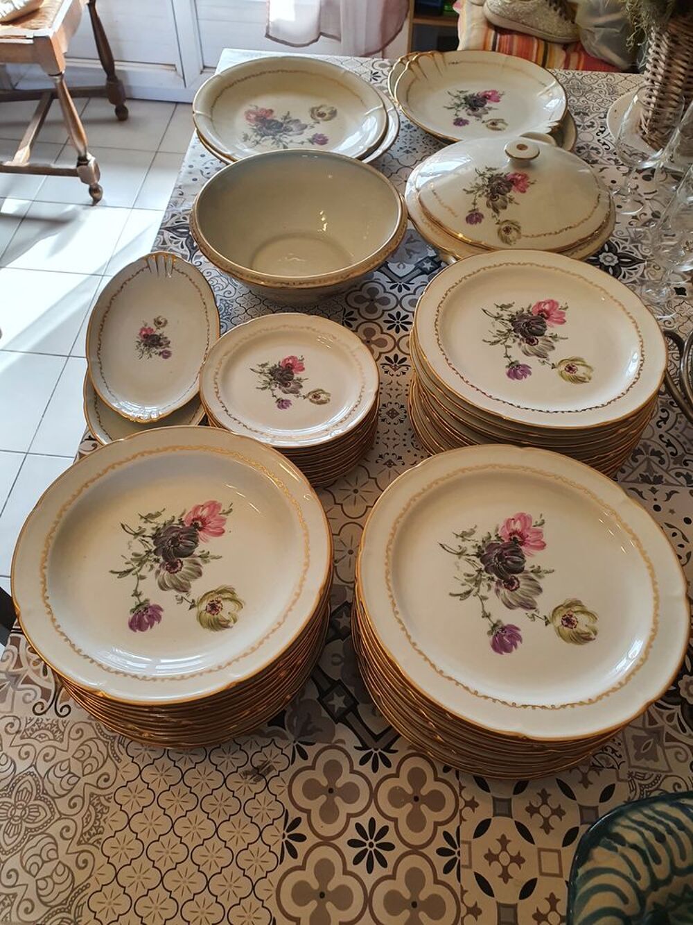 SERVICE DE TABLE EN PORCELAINE DE VIERZON Décoration