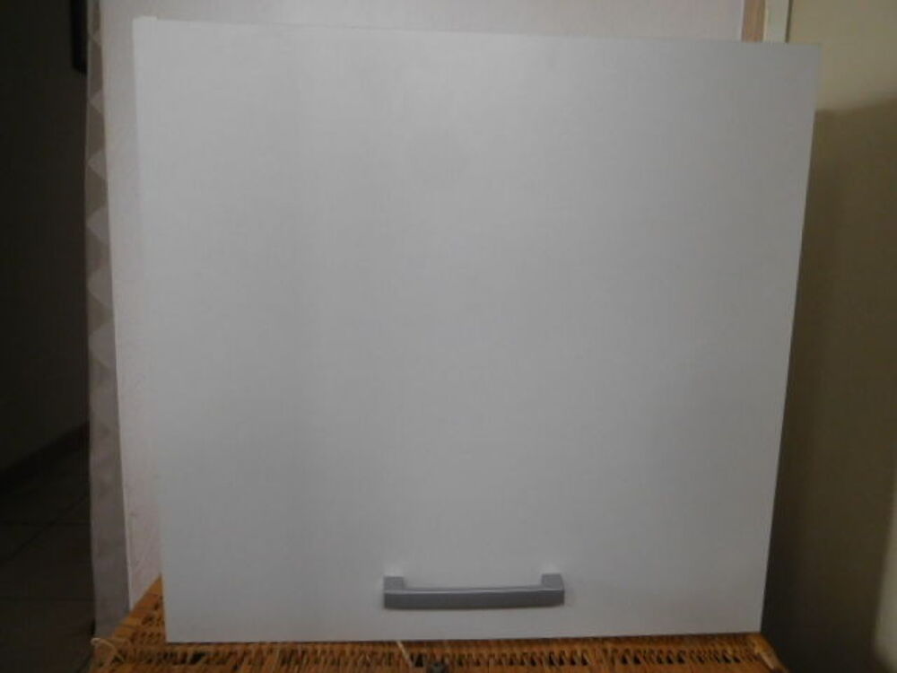  meuble de cuisine blanc mat, en tr&egrave;s bon &eacute;tat Meubles