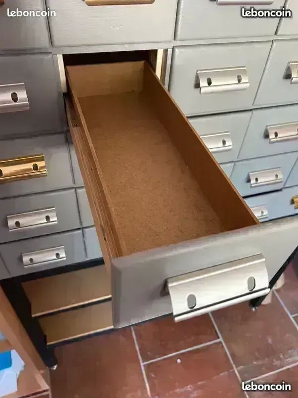 MEUBLE DE METIER Meubles