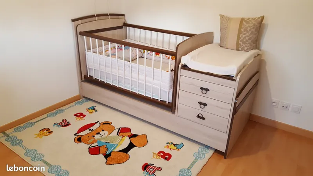 Chambre &eacute;volutive enfant (Lit, Lit b&eacute;b&eacute;, commode, 2 chevets) Mobilier enfants