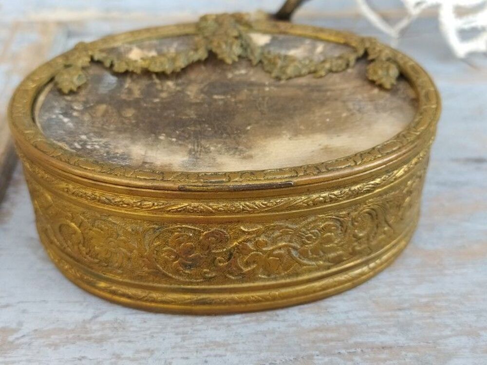 Ancienne Boite &agrave; Bijoux Bronze Laiton Gravure XIX&egrave;me 