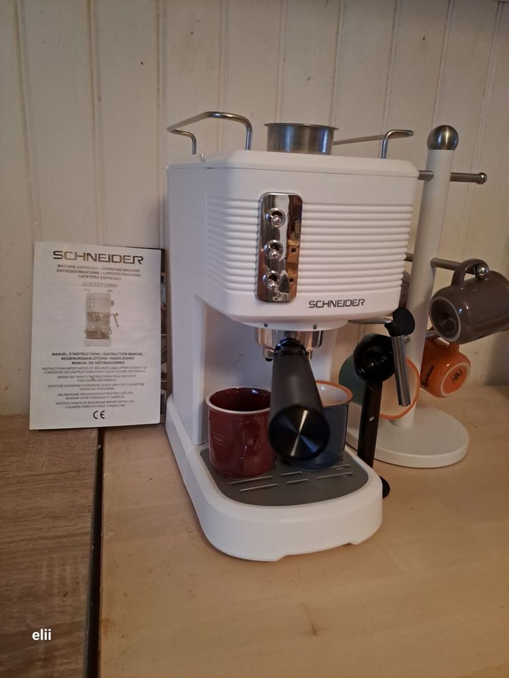 Cafeti&egrave;re expresso manuelle avec 6 tasses sur support Electroménager