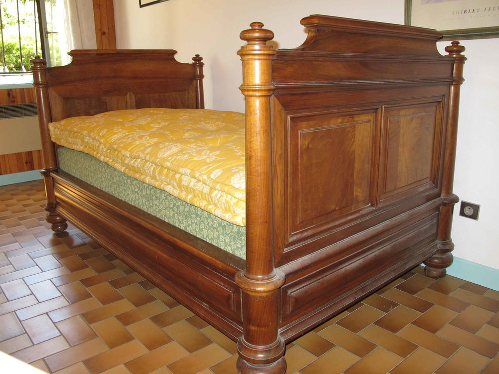 Lit ancien Louis-Philippe noyer 201 x 124 cm avec literie Meubles