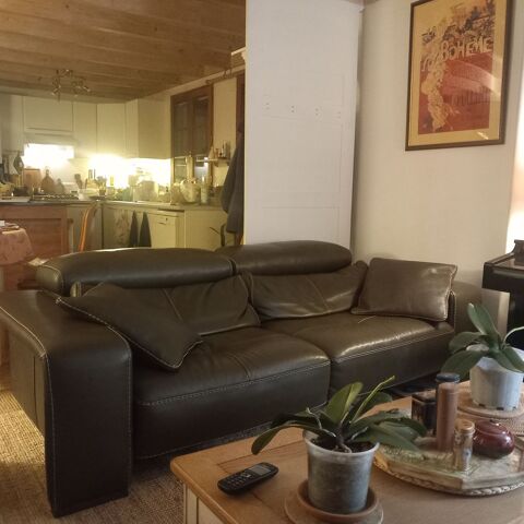 Canap� 3 places cuir marron fonc� 360 Puihardy (79)