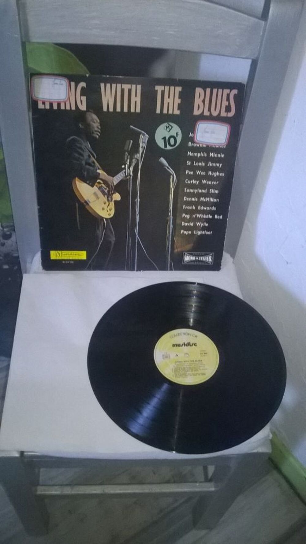 Vinyle Living With The Blues
Bon etat
Livin' With The Blue CD et vinyles