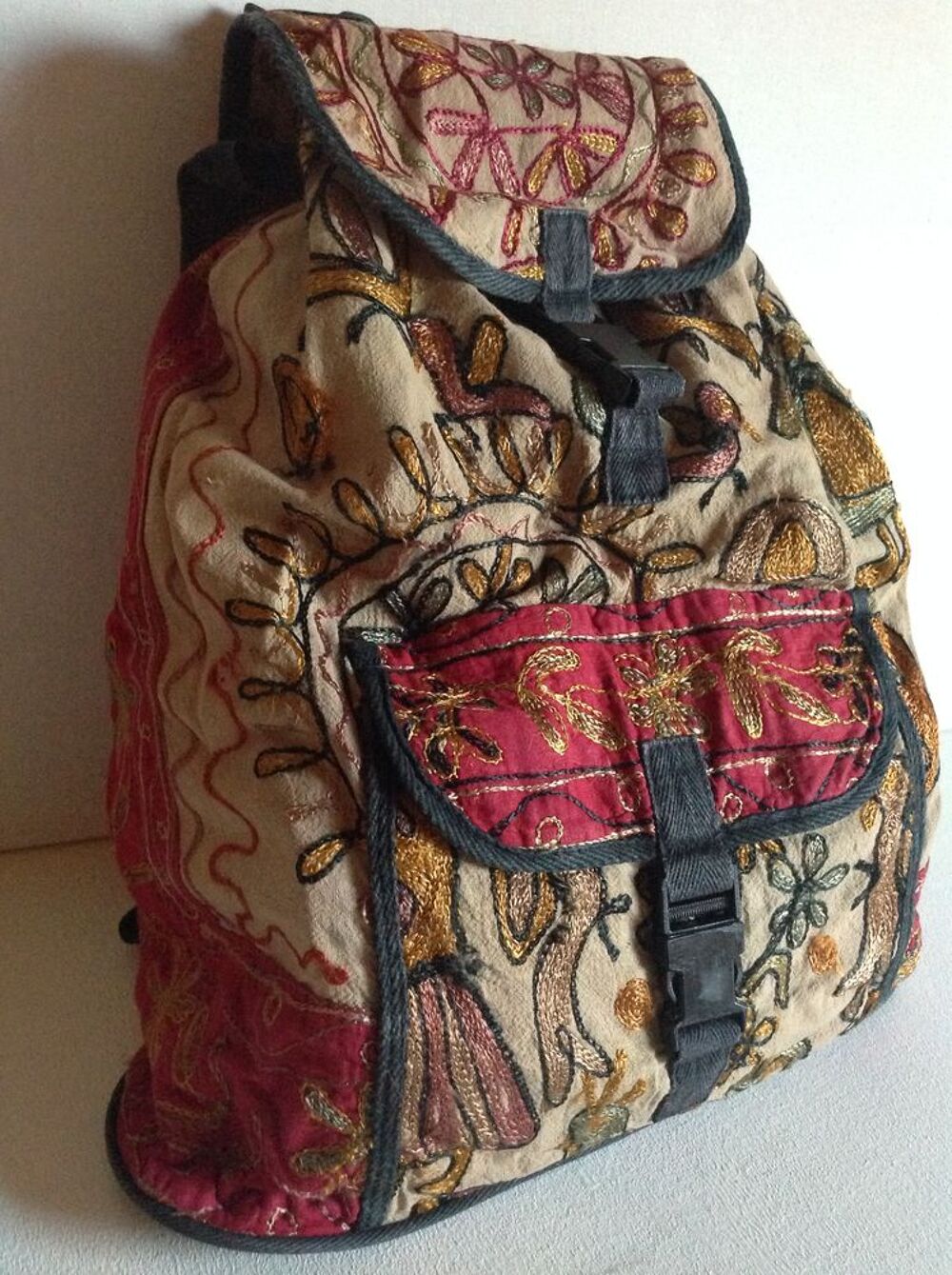 SAC &Agrave; DOS INDIEN EN TOILE BROD&Eacute;E COLOR&Eacute;E Maroquinerie