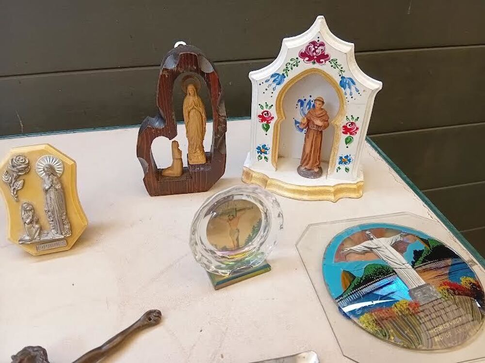 LOT OBJETS RELIGIEUX Décoration