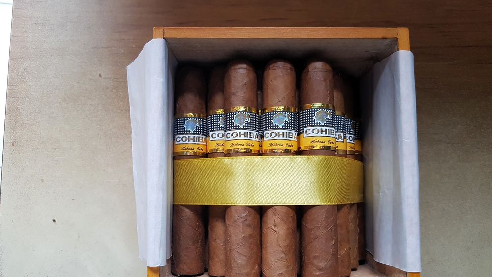 Coffret 25 cigares cubains Cohiba Robustos 