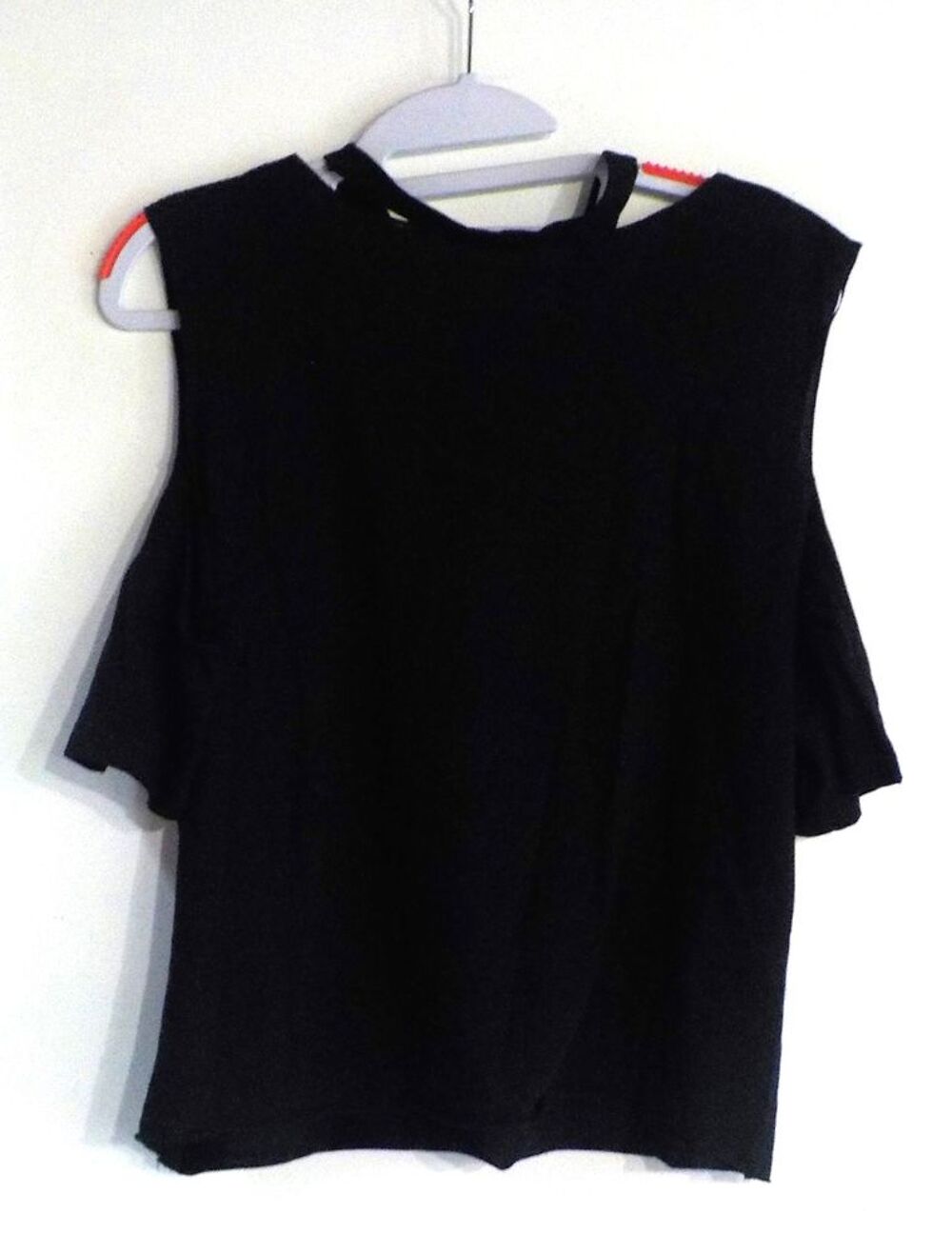 TEE-SHIRT NOIR AVEC DESSINS JENNYFER TAILLE S Vêtements