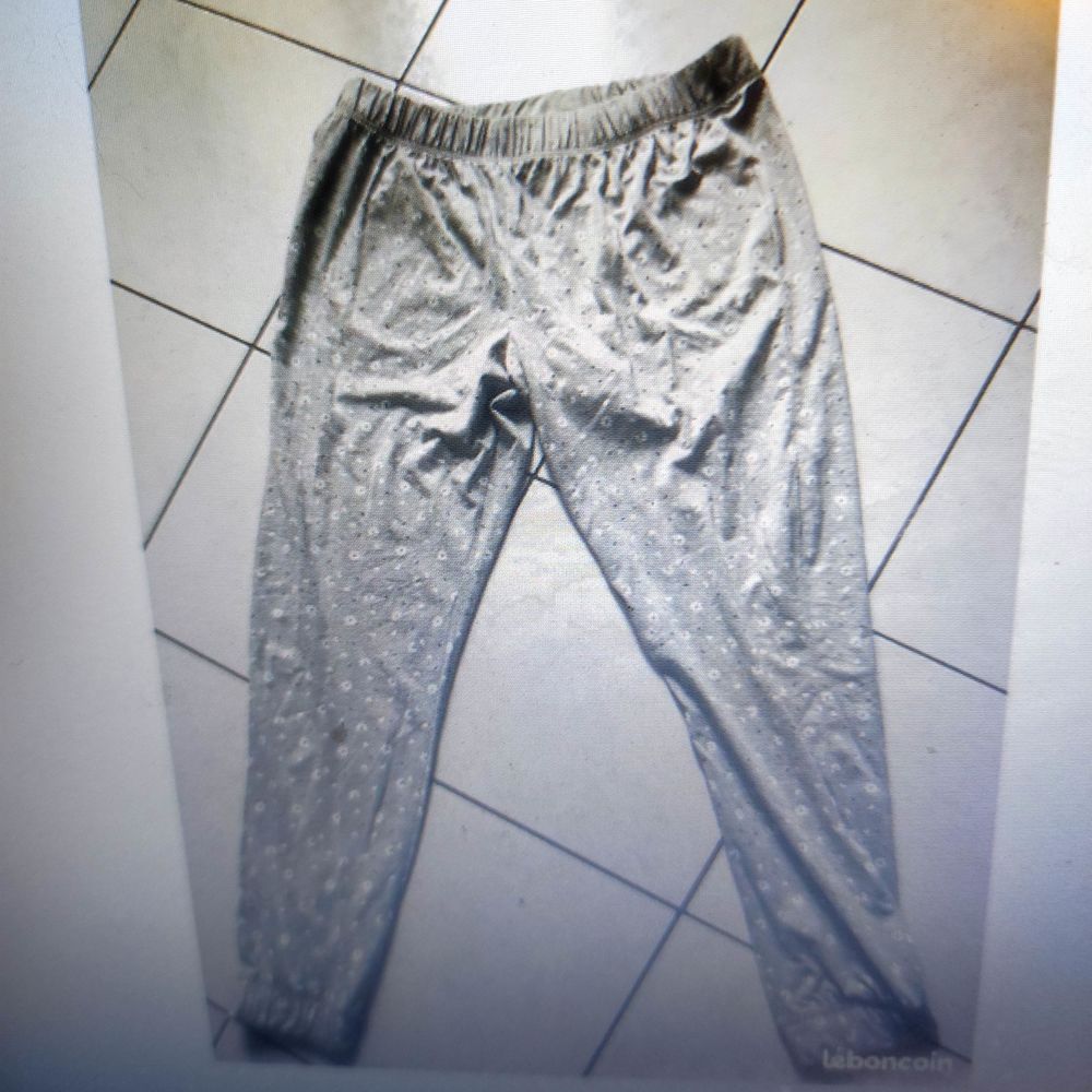 Nombreux Vetements FEMME taille 42/44 Vêtements