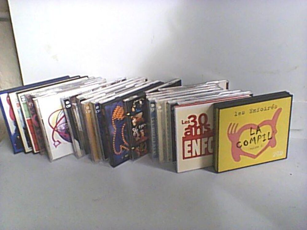 LOT DE 25 CD CD et vinyles