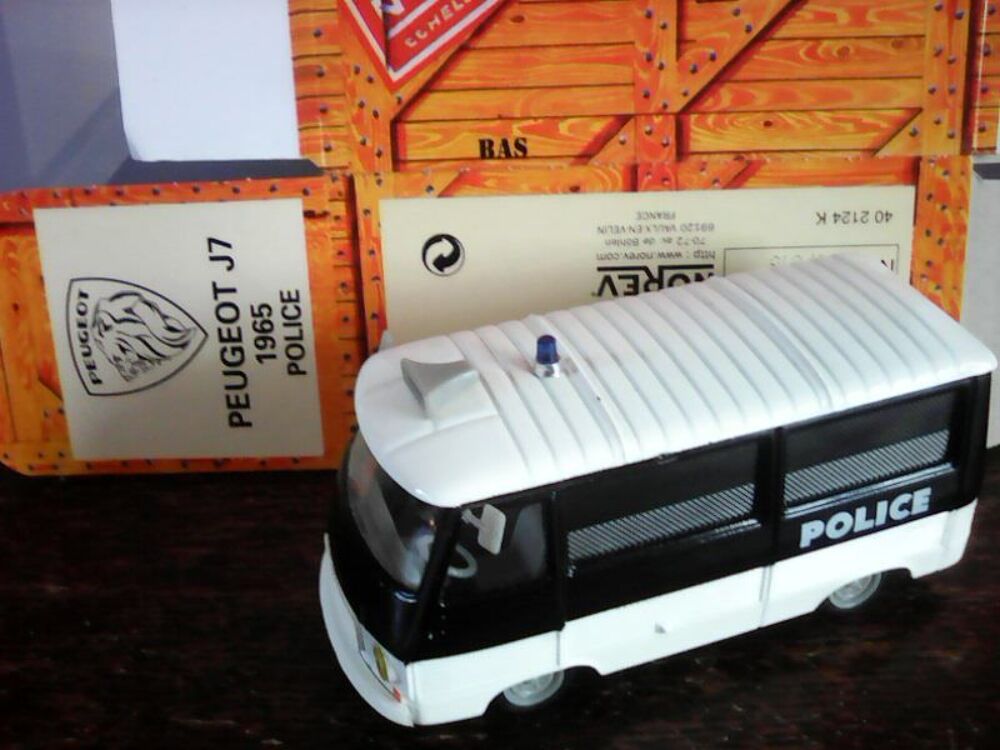 Fourgon Police Peugeot J7 Norev 1/43 
