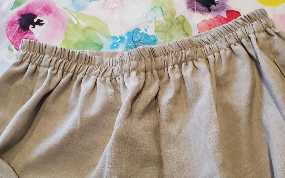 PANTACOURT FEMME BEIGE TAILLE 4 Vêtements