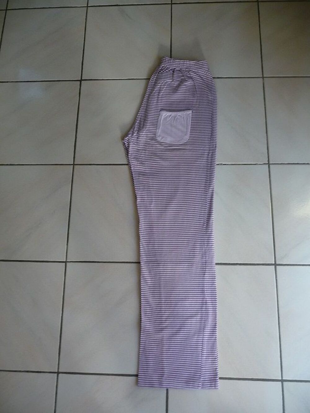 Pyjama lilas Go to shopping Taille 38-40 Vêtements