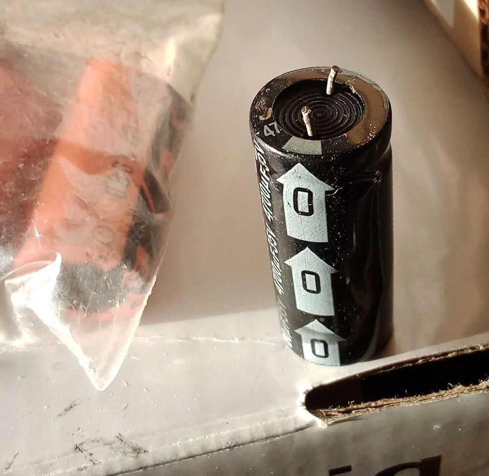 lot de trois capacit&eacute; de d&eacute;couplage 12volts Matériel informatique
