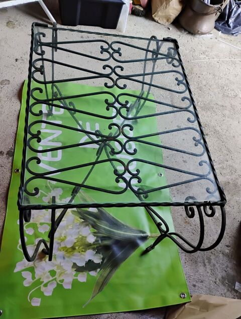 TABLE DE SALON/ ANNEES 60 139 Capvern (65)