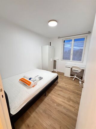  Appartement à louer 4 pièces 66 m²