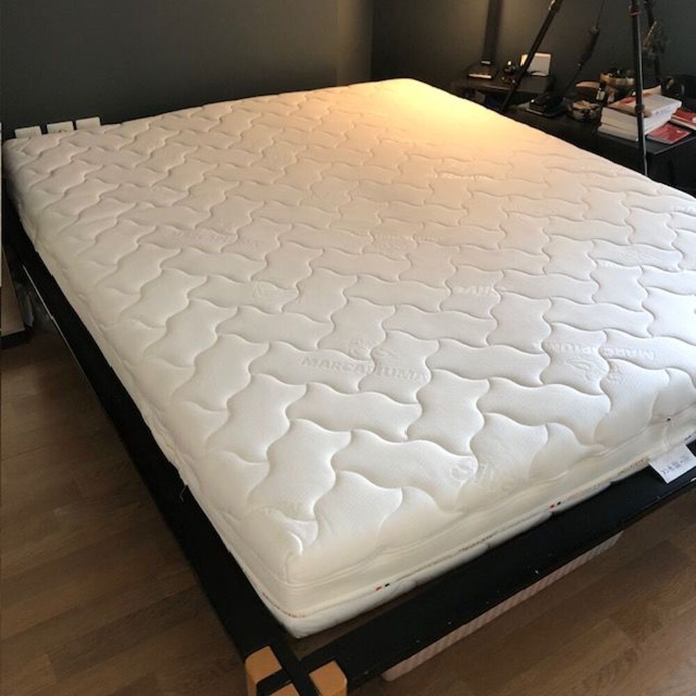 Matelas bio Latex naturel 160 x 190 cm comme neuf Meubles