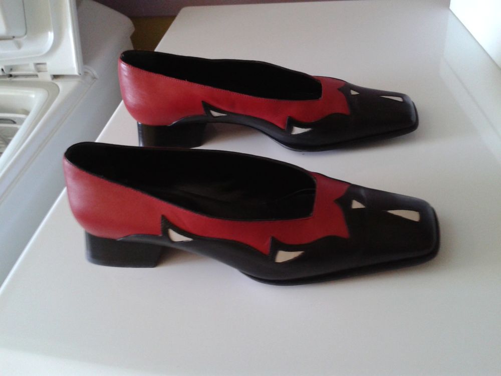 Chaussures &eacute;tat neuf taille 39 HEYRAUD noir-rouge-blanc Chaussures