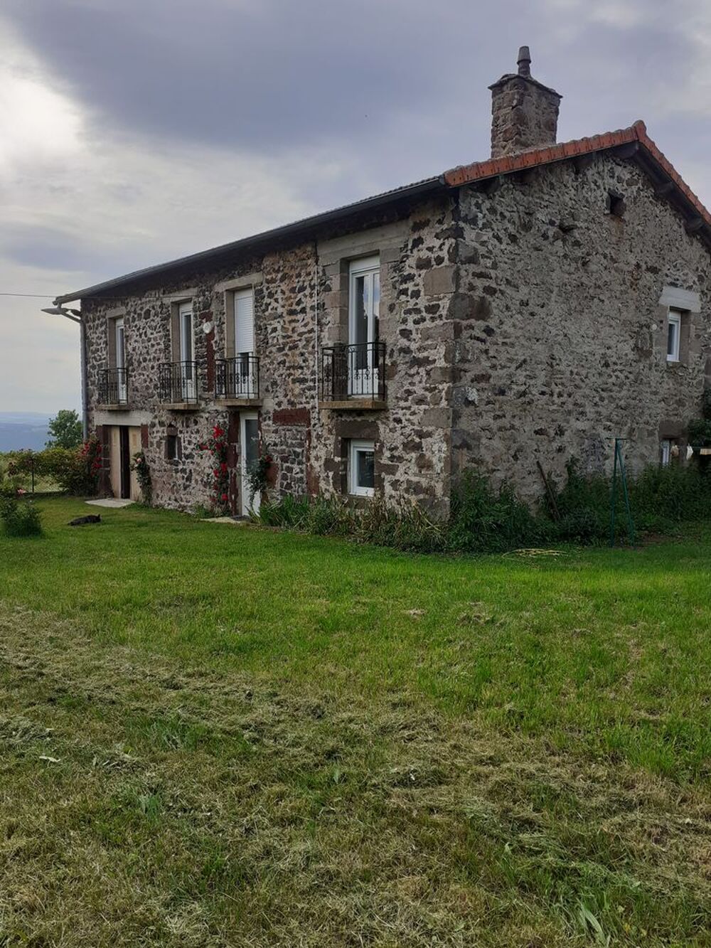 Maison 6 pièces 130 m² · à Saint-Jean-Lachalm · 130 m² · 212 000 €