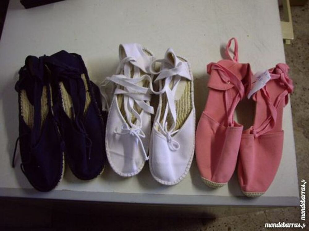 Paires d'Espadrilles montantes pt39-neuves &agrave; 5 € la paire Chaussures